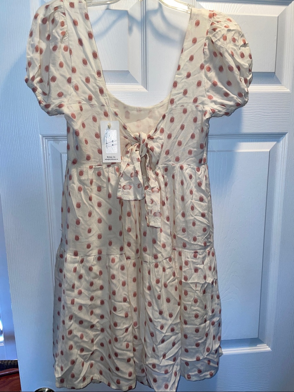 Beautiful Sun dress with a tie in back - Picture 3 of 6